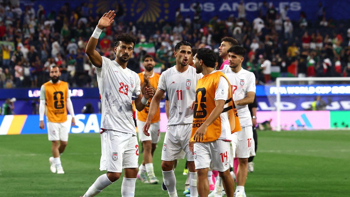 Iran players applaud fans after the 2026 FIFA World Cup Group G match against New Zealand at Los Angeles Stadium, Inglewood, U.S., June 15, 2026. (AFP Photo)