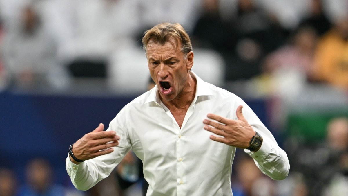 Saudi Arabia's French head coach Herve Renard reacts during the FIFA Arab Cup 2025 semifinal football match between Saudi Arabia and Jordan at the Al-Bayt Stadium, Al-Khor, Qatar, Dec. 15, 2025. (AFP Photo)