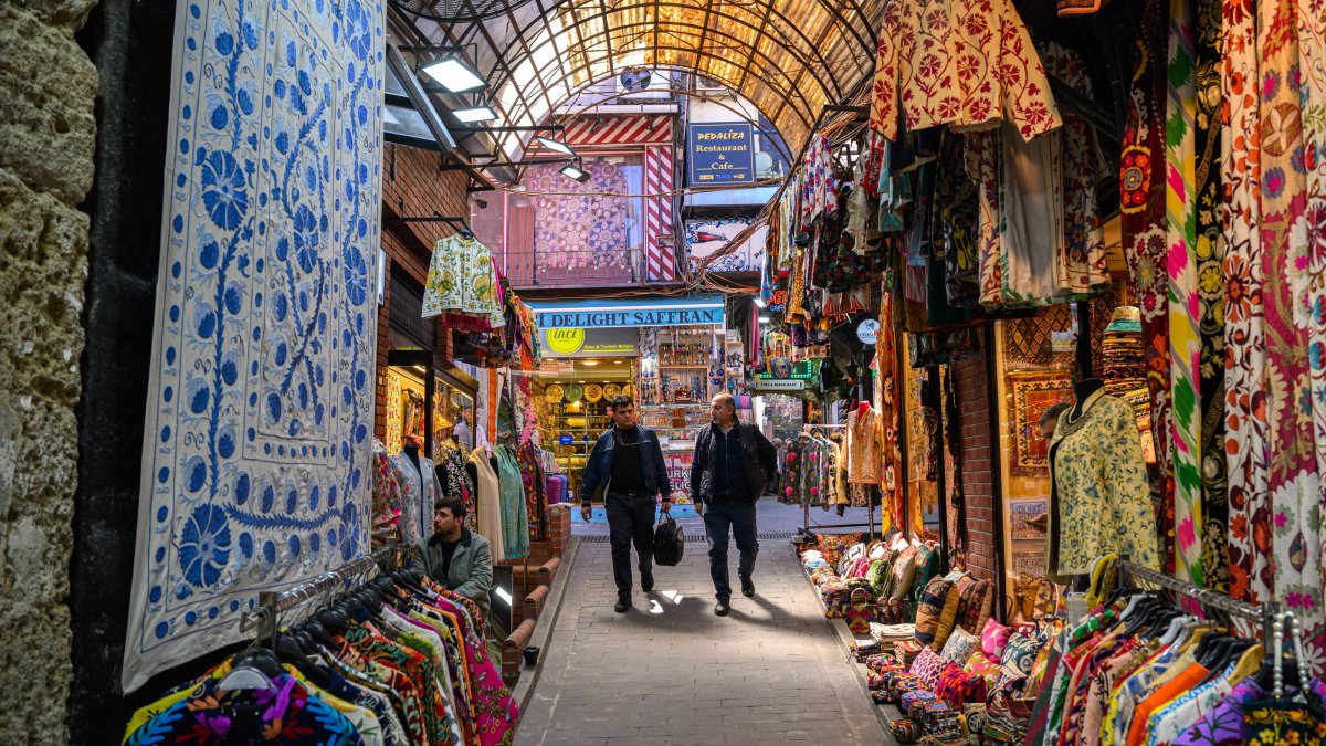 Carpets displayed for sale insideGrand Bazaar, one of the world's oldest and largest markets, Istanbul, Türkiye, April 28, 2026. (AA Photo)