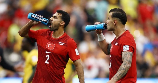 Türkiye's Zeki Çelik and Abdülkerim Bardakcı drink during the first half hydration break during the 2026 FIFA World Cup Group D match against Australia at BC Place, Vancouver, Canada, June 13, 2026. (Reuters Photo)