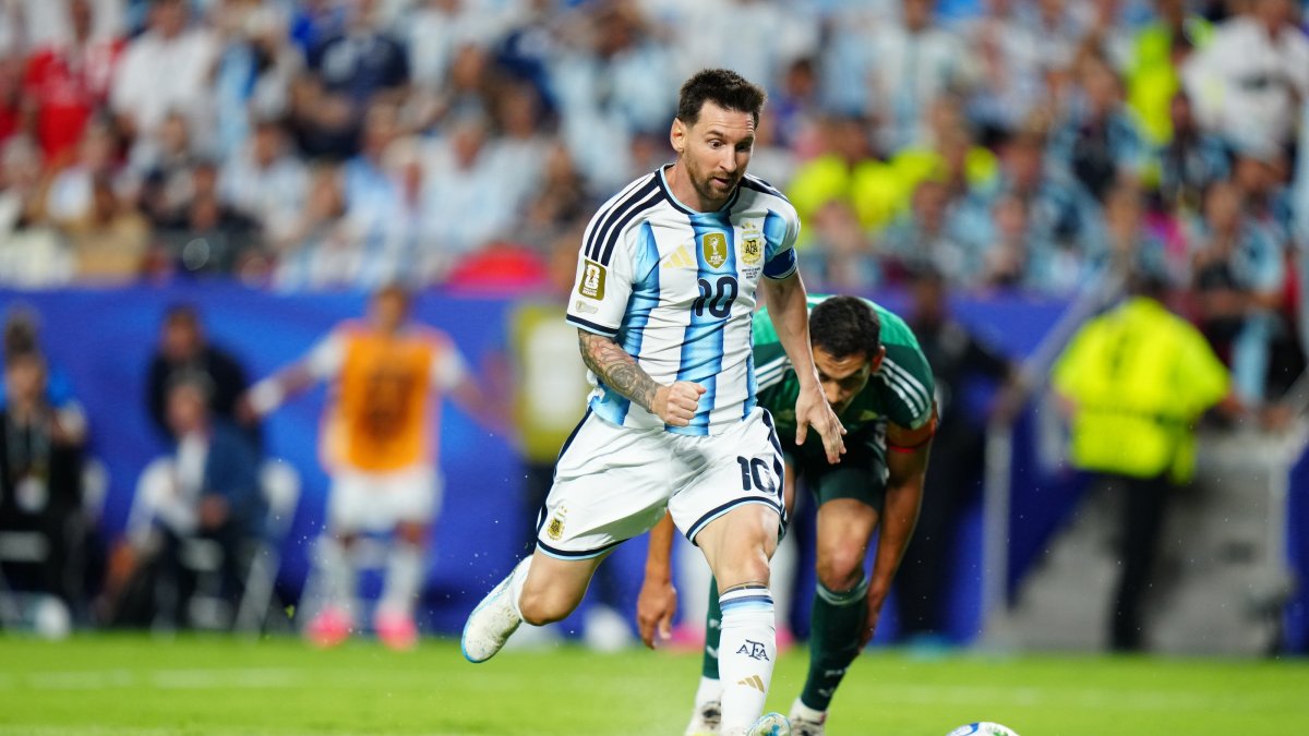 Argentina's Lionel Messi shoots and scores during the 2026 World Cup Group J football match against Algeria at the Kansas City Stadium, Kansas City, U.S., June 16, 2026. (AA Photo)