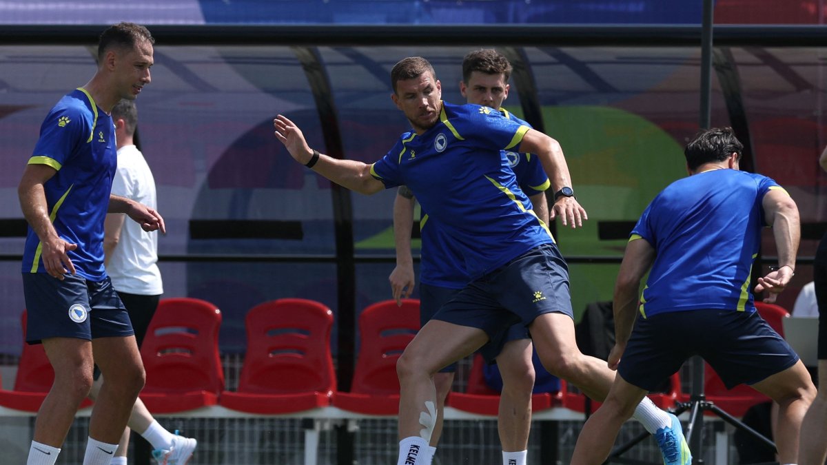Bosnia eye knockout boost as Switzerland seek 1st World Cup win
