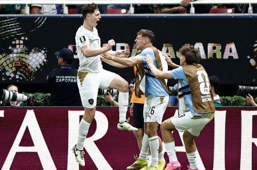 Czechia's Ladislav Krejci (L) celebrates with teammates scoring his team's first goal during the 2026 World Cup Group A football match against South Korea at the Guadalajara Stadium, Zapopan, Mexico, June 11, 2026. (AFP Photo)