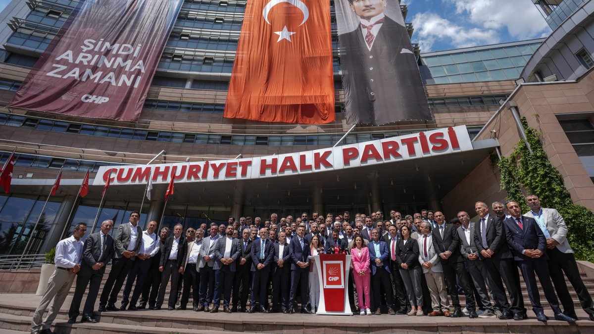 CHP representatives from 80 provincial organizations submit signatures collected by delegates calling for an extraordinary party congress at party headquarters, Ankara, Türkiye, June 17, 2026. (AA Photo)