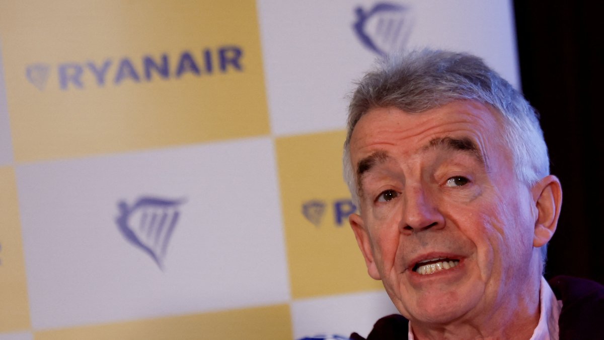 Ryanair CEO Michael O'Leary speaks at a press conference, Dublin, Ireland, Jan. 21, 2026. (Reuters Photo)