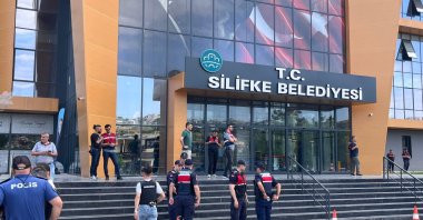 Gendarmerie officers conduct an operation at Silifke Municipality during an investigation that led to the detention of mayor and several municipal employees in Mersin, southern Türkiye, June 19, 2026. (DHA Photo)