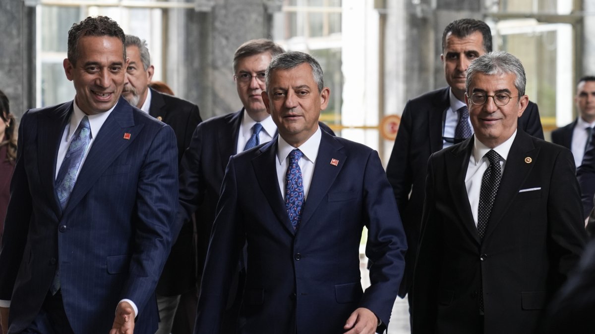 CHP lawmaker Özgür Özel (C) walks at Parliament, Ankara, Türkiye, June 9, 2026. (AA Photo)