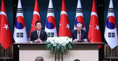South Korean President Lee Jae-myung (L) and President Recep Tayyip Erdoğan hold a joint press conference, Ankara, Türkiye, Nov. 24, 2025 (EPA Photo)