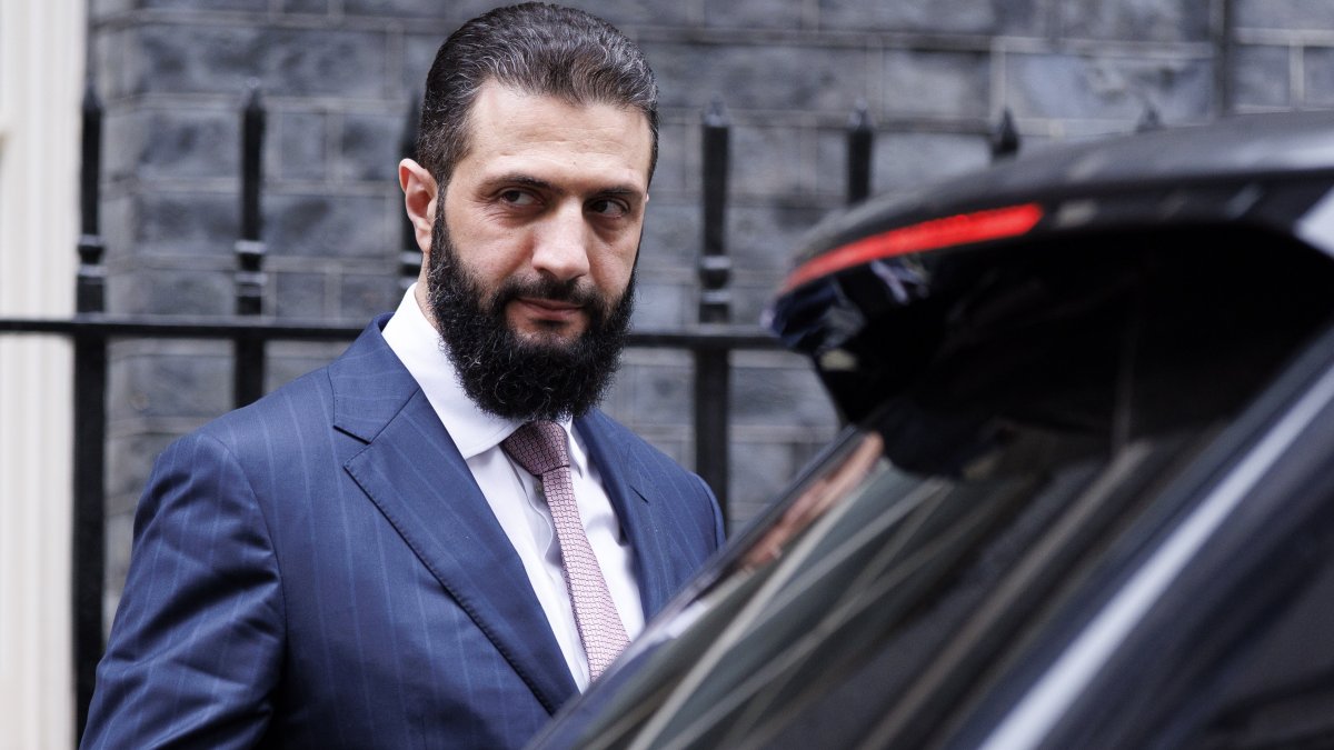 Syrian President Ahmed al-Sharaa leaves after a meeting with the British prime minister at Downing Street, London, U.K., March 31, 2026. (EPA Photo)