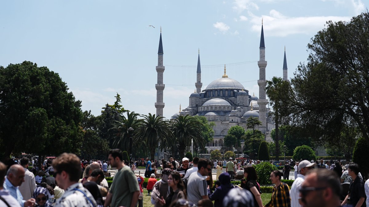 People are seen passing in front of the Blue Mosque, Istanbul, Türkiye, May 28, 2026. (AA Photo)