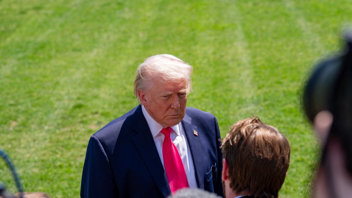 President Trump takes questions from the White House Press Corps as he boards his helicopter in Washington, D.C., April 16, 2026. (AFP File Photo)