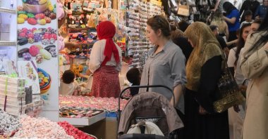 People shop in the historic Eminönü neighborhood, Istanbul, Türkiye, June 1, 2026. (DHA Photo)