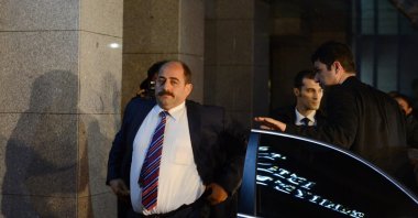FETÖ-linked former prosecutor Zekeriya Öz, seen here outside police headquarters, Istanbul, Türkiye, Dec. 19, 2013. (Sabah Photo)