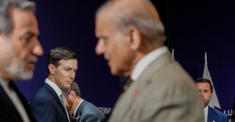 U.S. Vice President JD Vance (R) looks on next to U.S. President Donald Trump's son-in-law Jared Kushner, as Iran's Foreign Minister Abbas Araghchi shakes hands with Pakistan's Prime Minister Shehbaz Sharif, Burgenstock, Switzerland, June 21, 2026. (AFP Photo)