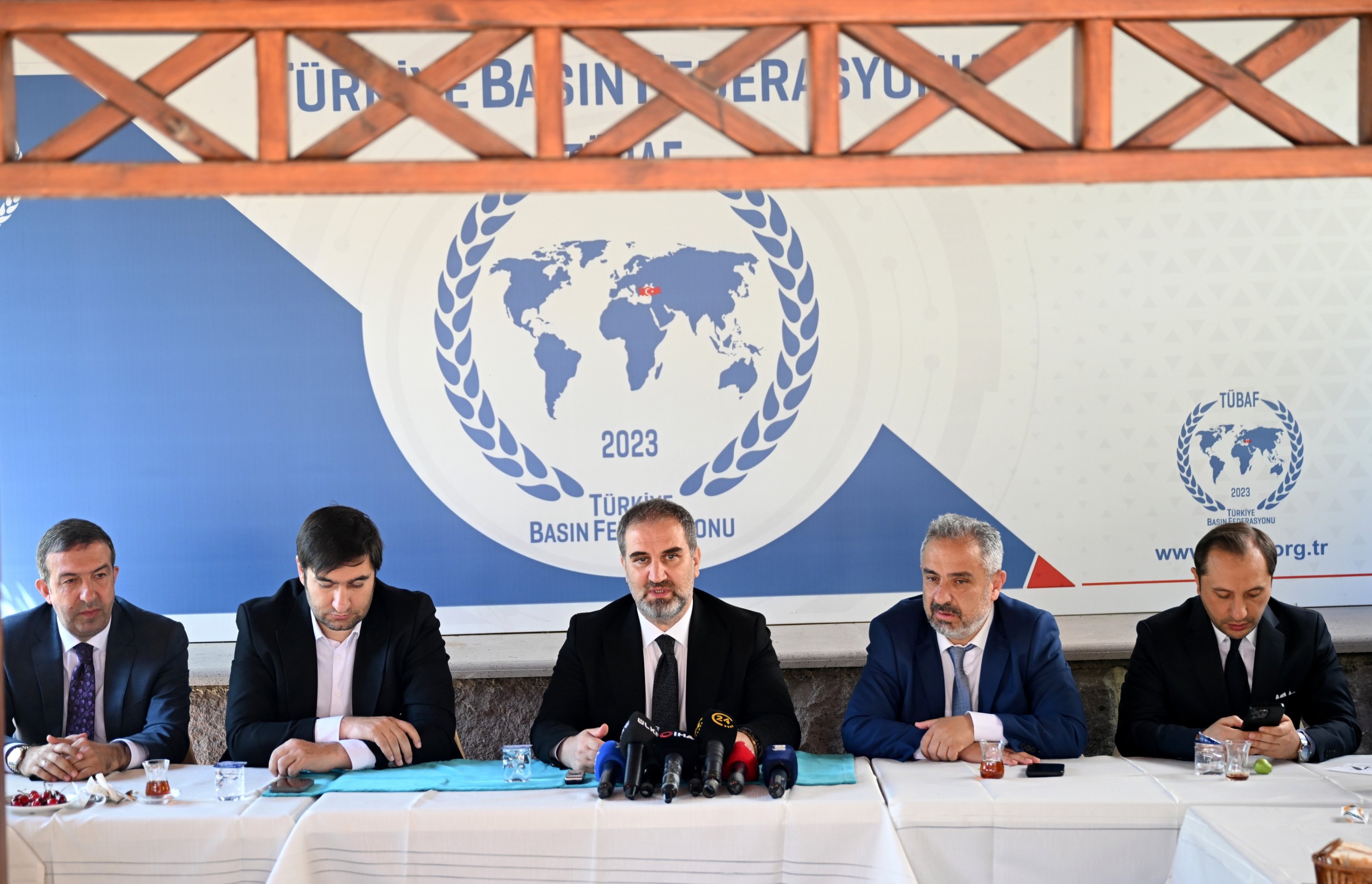 Türkiye’s AK Party boasts lead in opinion polls