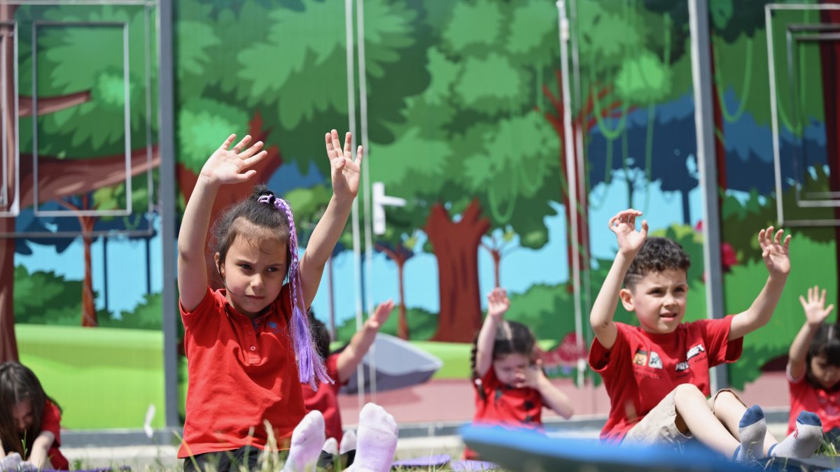 Students take part in an environmental education activity at Kaptan Altay Altuğ Kızılay Kindergarten,  Düzce, Türkiye, June 6, 2026. (AA Photo) 