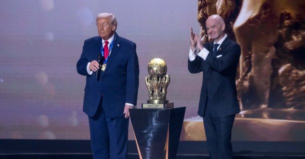 U.S. President Donald Trump receives the FIFA Peace Prize from FIFA President Gianni Infantino at the FIFA World Cup 2026 Official Draw at the John F. Kennedy Center for the Performing Arts, Dec. 05, 2025. (AFP File Photo)