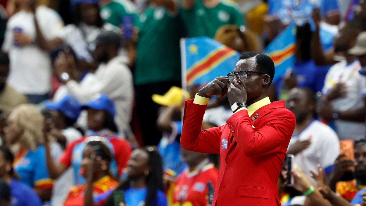 Democratic Republic of Congo's supporter Michel Kuka Mboladinga pays tribute to Democratic Republic of Congo's late prime minister Patrice Lumumba by remaining motionless ahead of the 2026 World Cup Group K football match between Colombia and DRC at the Guadalajara Stadium, Zapopan, Mexico, June 23, 2026. (AFP Photo)