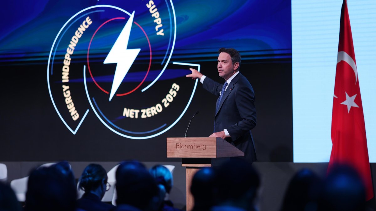 Energy and Natural Resources Minister Alparslan Bayraktar speaks at "Türkiye Clean Energy Transition Investment Forum," held in London, U.K., June 24, 2026. (AA Photo)