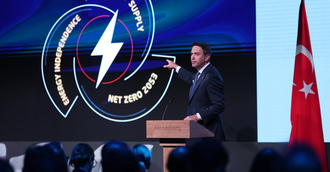 Energy and Natural Resources Minister Alparslan Bayraktar speaks at "Türkiye Clean Energy Transition Investment Forum," held in London, U.K., June 24, 2026. (AA Photo)