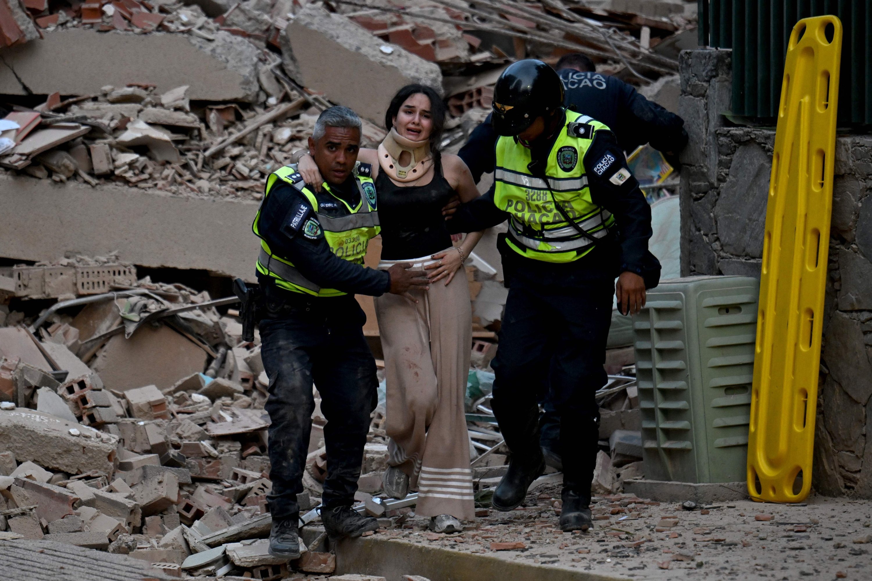 Aid pours in as Venezuela reels from deadly twin earthquakes