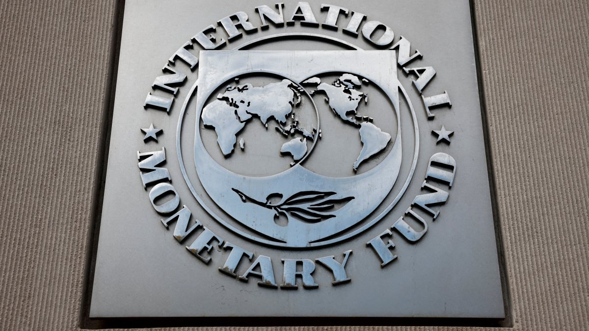 A view of the International Monetary Fund (IMF) logo at its headquarters in Washington, D.C., U.S., Nov. 24, 2024. (Reuters Photo)