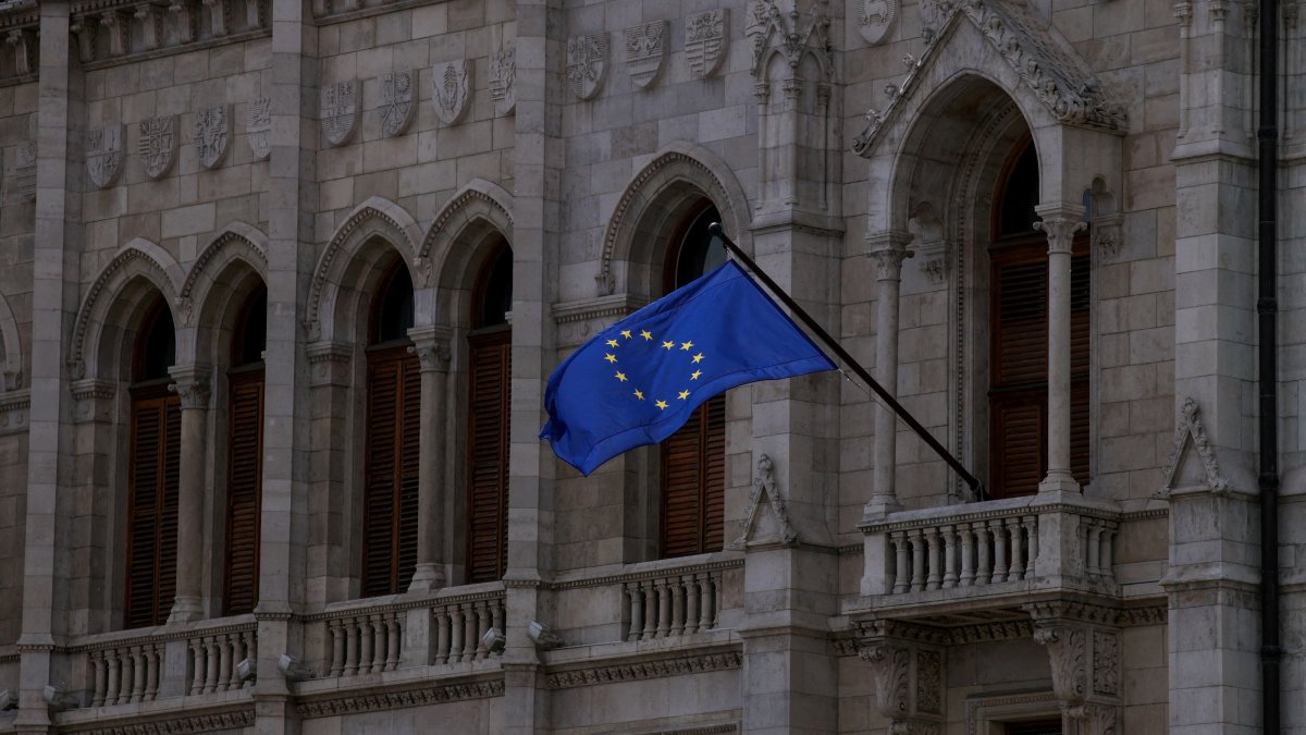 A flag of the EU flutters from the facade of the Hungarian Parliament, Budapest, Hungary, May 9, 2026. (Reuters Photo)