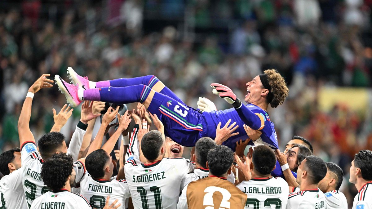 Mexico's players lift up goalkeeper #13 Guillermo Ochoa after winning the 2026 World Cup Group A football match between the Czech Republic and Mexico at the Mexico City Stadium, Mexico City, Mexico, June 24, 2026. (AFP Photo)