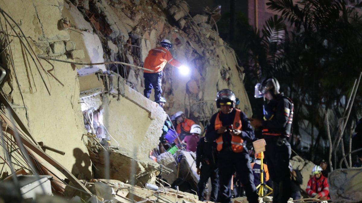 Emergency responders search for victims after two powerful earthquakes struck the Venezuelan Caribbean coast, Caracas, Venezuela, June 25, 2026. (EPA Photo)