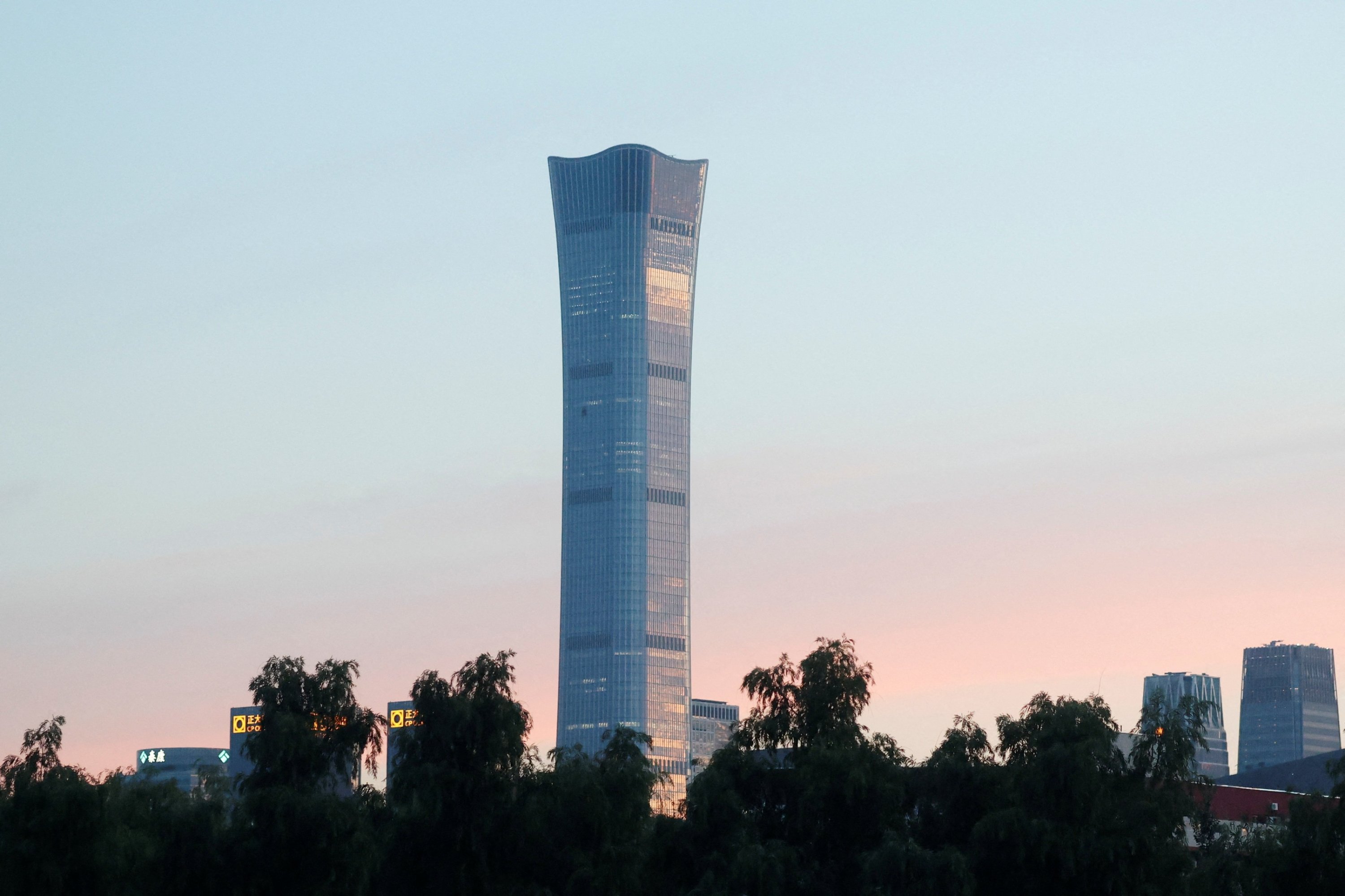 Plane slams into Beijing skyscraper, prompting evacuations