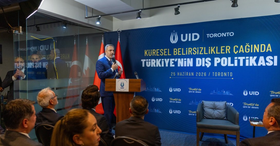 Foreign Minister Hakan Fidan speaks at an event where he met representatives of the Turkish and Muslim communities, Toronto, Canada, June 25, 2026. (AA Photo) 