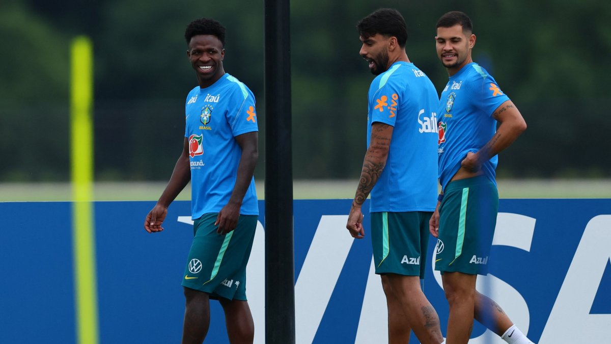 Brazil's Vinicius Junior (L), Lucas Paqueta and Bruno Guimaraes attend a training session ahead of a FIFA World Cup 2026 match against Japan, Morristown, New Jersey, U.S., June 27, 2026. (Reuters Photo)