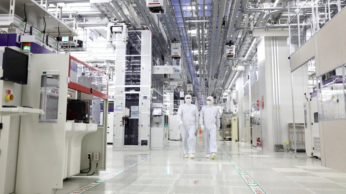 A view shows Samsung Electronics' chip production plant at Pyeongtaek, South Korea, in this handout picture obtained Sept. 7, 2022. (Reuters Photo)