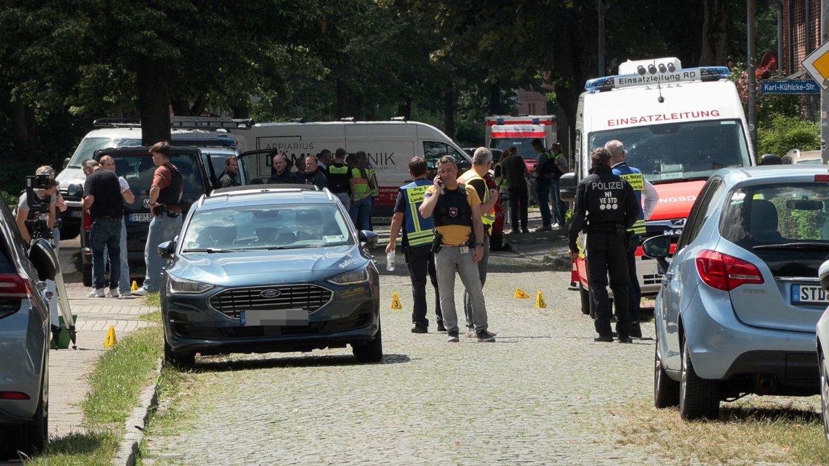 Police and rescuers work at the scene where several people were killed in a shooting in Stade, northern Germany, June 29, 2026. (AFP Photo)