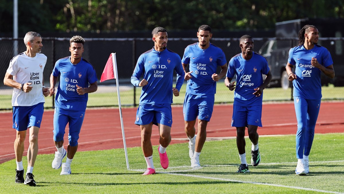 France team members attend a training session ahead of their Round of 32 match against Sweden, Boston, Massachusetts, U.S., June 27, 2026. (Reuters Photo)