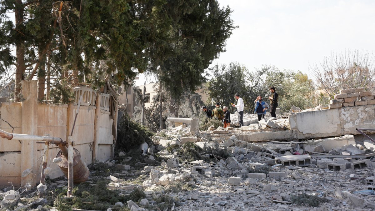 A street in Dara after Israeli airstrikes, Syria, March 18, 2026. (AFP Photo)