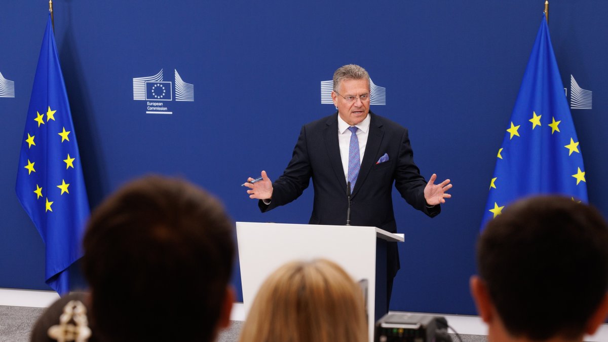 EU seeks 'tangible' results on trade with China by October