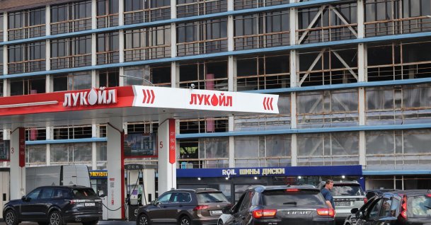 Cars line up at a Lukoil gas station in Moscow, Russia, June 25, 2026. (EPA Photo)