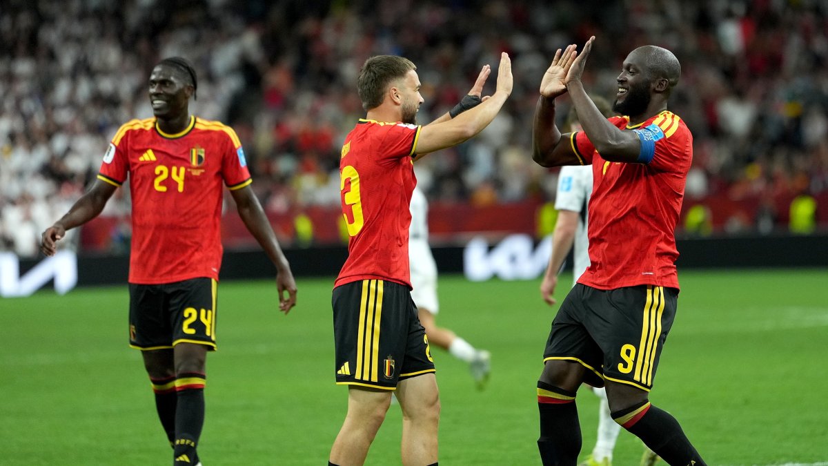Belgium's Romelu Lukaku (R) celebrates with teammates after scoring his team's 4th goal during the FIFA World Cup 2026 group stage match against New Zealand, Vancouver, Canada, June 26, 2026. (EPA Photo)
