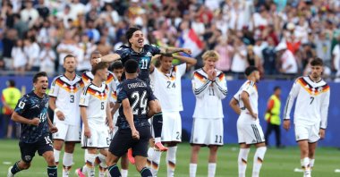 Paraguay's Mauricio Magalhaes Prado celebrates with teammates after Jose Canale scores the winning penalty in a penalty shootout during the FIFA World Cup 2026 Round of 32 match against Germany at Boston Stadium, Foxborough, U.S., June 29, 2026. (AFP Photo)