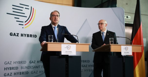 German Interior Minister Alexander Dobrindt (L) speaks next to President of the German Federal Office for the Protection of the Constitution (Bundesamt fuer Verfassungsschutz, BfV) Sinan Selen (R) at a press statement during the inauguration of a Center for Countering Hybrid Threats in Berlin, Germany, June 16, 2026. (EPA File Photo)