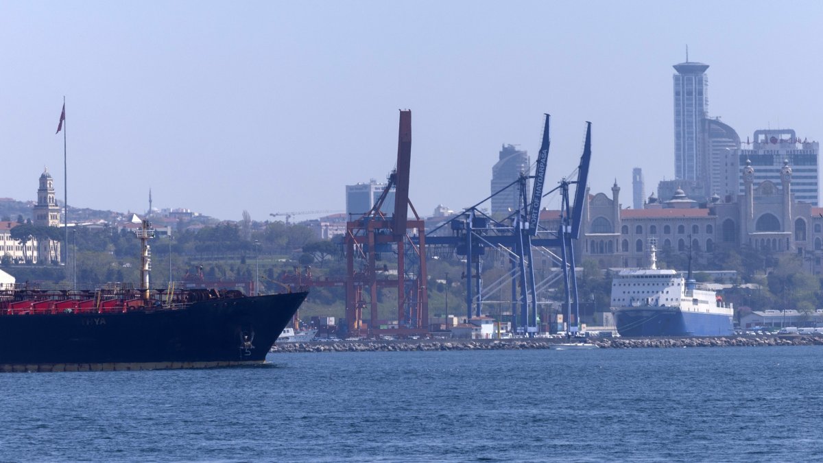 A general view of the Port of Haydarpaşa, Istanbul, Türkiye, April 9, 2024. (EPA Photo)