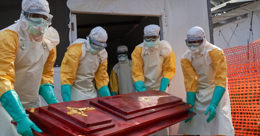 Staff carry a coffin for a victim of Ebola at the hospital in Mongbwalu, Ituri, DRC, June 26, 2026. (EPA Photo)