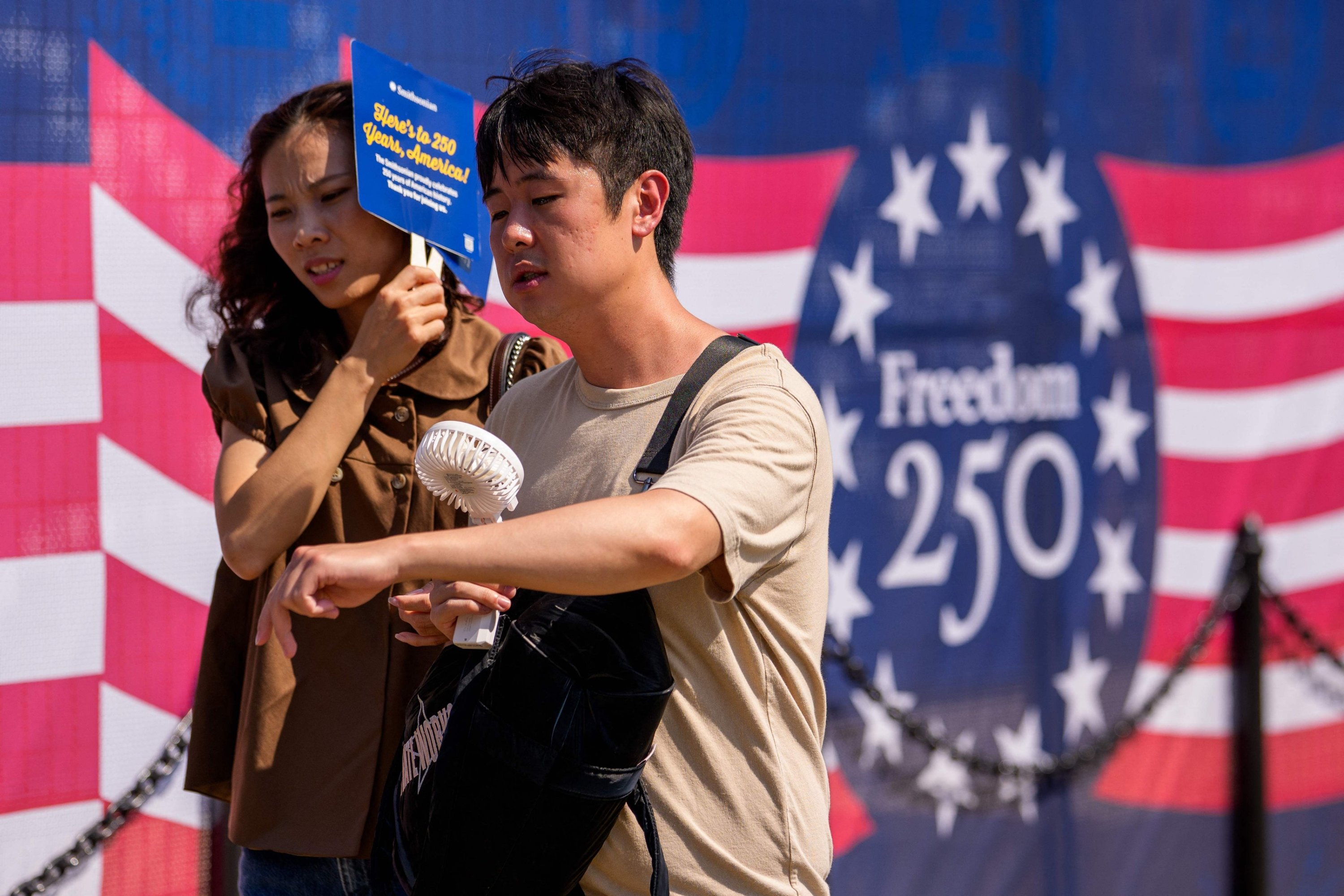 Heat wave grips Eastern US, forces July 4 event cancellations