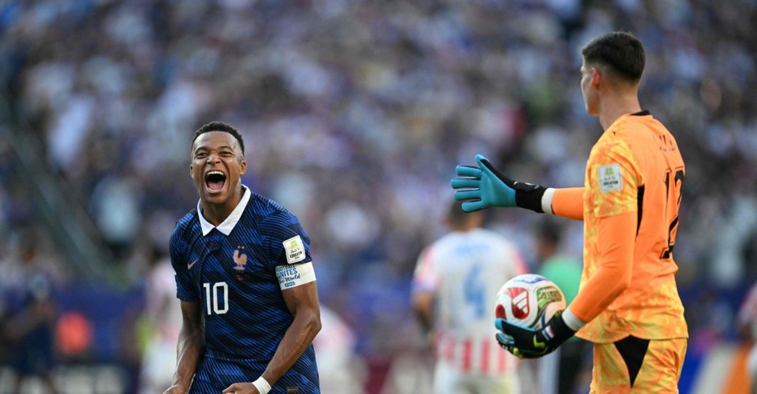 France's Kylian Mbappe (L) celebrates past Paraguay's goalkeeper Orlando Gill after winning the 2026 World Cup Round of 16 match in Philadelphia, U.S., July 4, 2026. (AFP Photo)