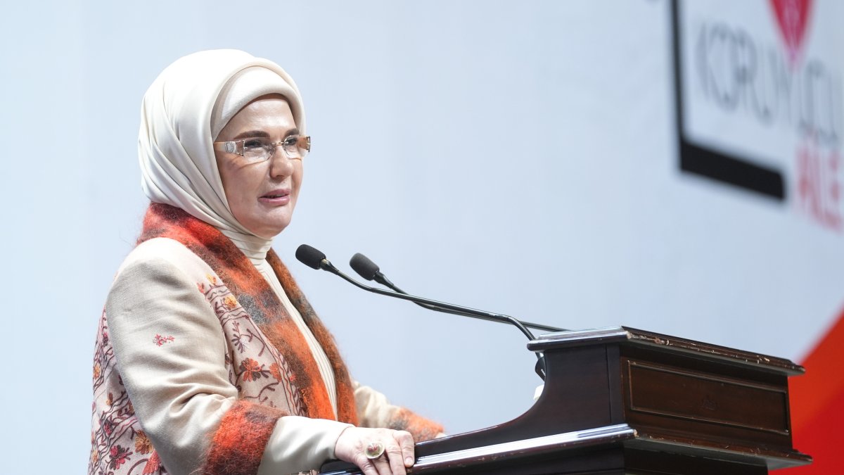 First lady Emine Erdoğan speaks at the closing program of the Volunteer Ambassadors Foster Family Vision, Ankara, Türkiye, June 30, 2026. (AA Photo)