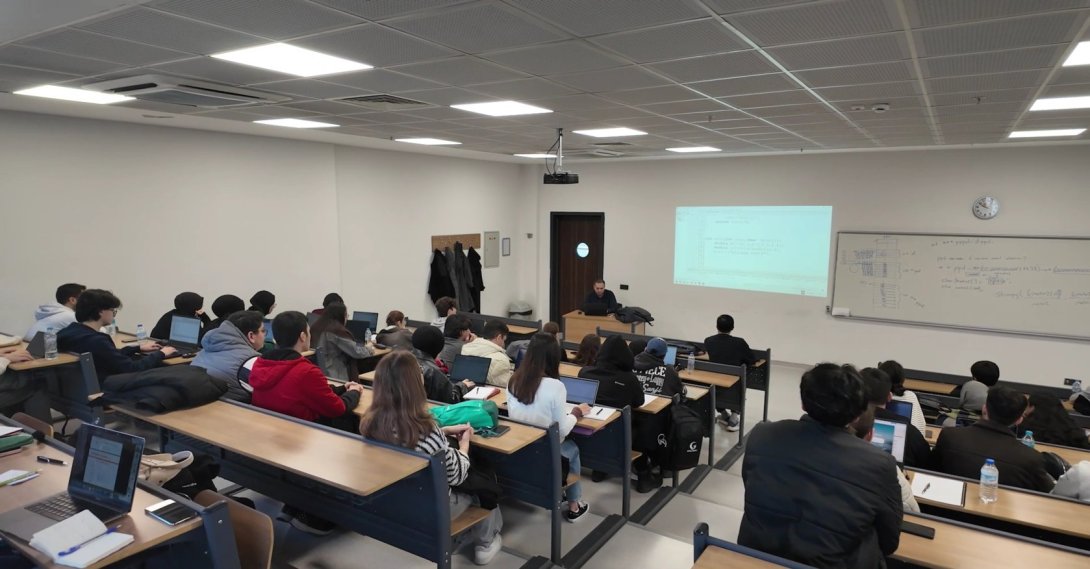 High school students attend classes at Bursa Technical University, Bursa, Türkiye, July 5, 2026. (AA Photo)