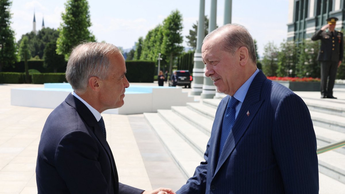 President Recep Tayyip Erdoğan (R) welcomes Canadian Prime Minister Mark Carney at the Presidential Complex, Ankara, Türkiye, July 7, 2026. (AFP Photo)