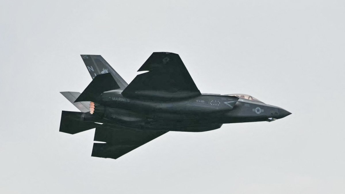 A U.S. military F-35 fighter jet flies overhead during the "Salute to America" Independence Day celebration on the National Mall, Washington, U.S., July 4, 2026. (AFP Photo)
