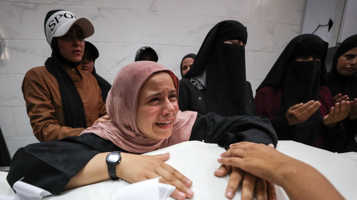 Israeli strikes kill 6 Gazans as cease-fire violations persist